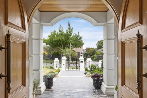 38 Milloo Cres Mt Waverley 006